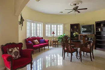 *** Frühstückspension Bed and Breakfast Khastle Khodero Montego Bay Jamaika
